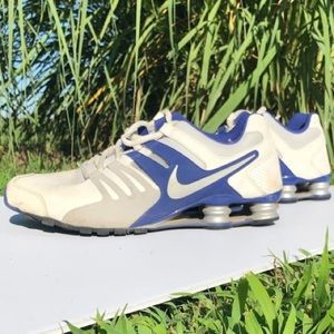 Nike shocks tennis shoes